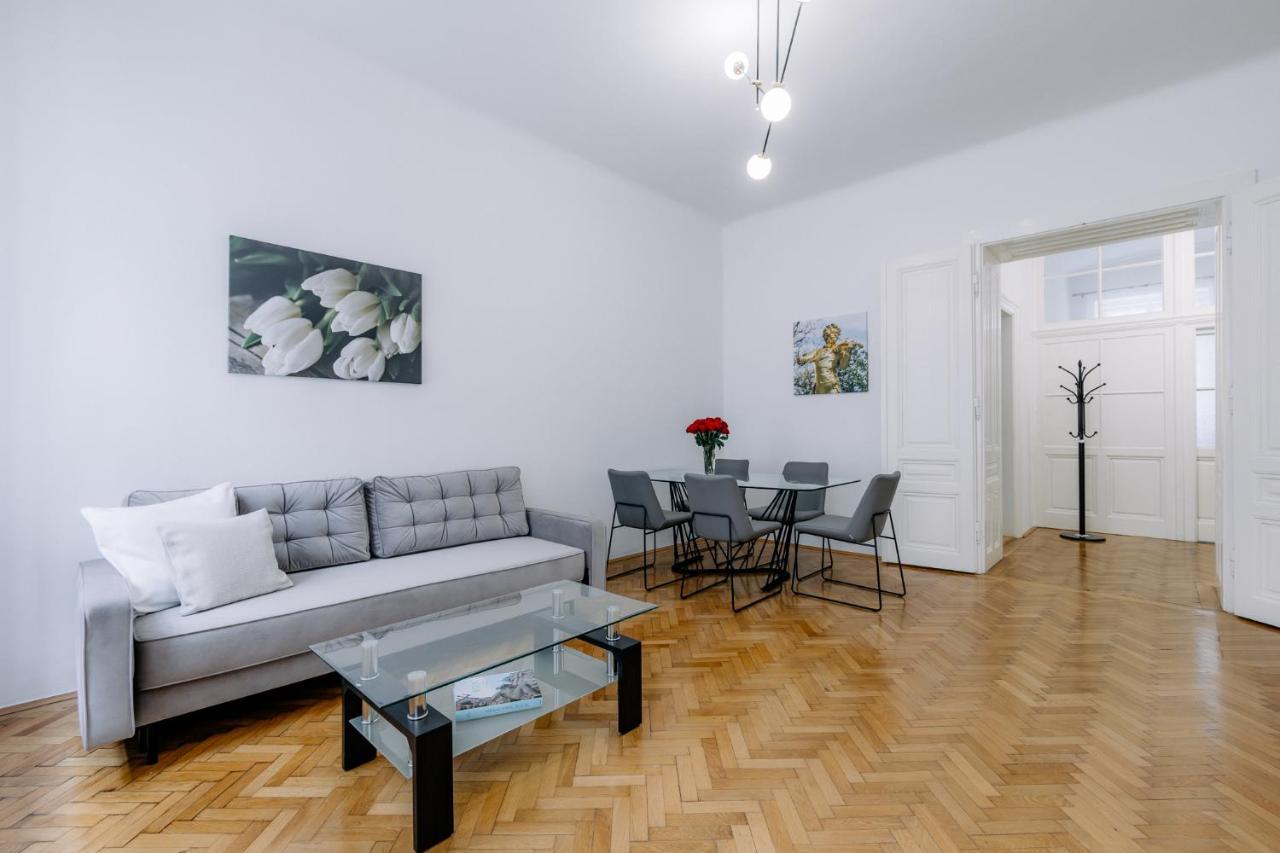 Stylish * Viena